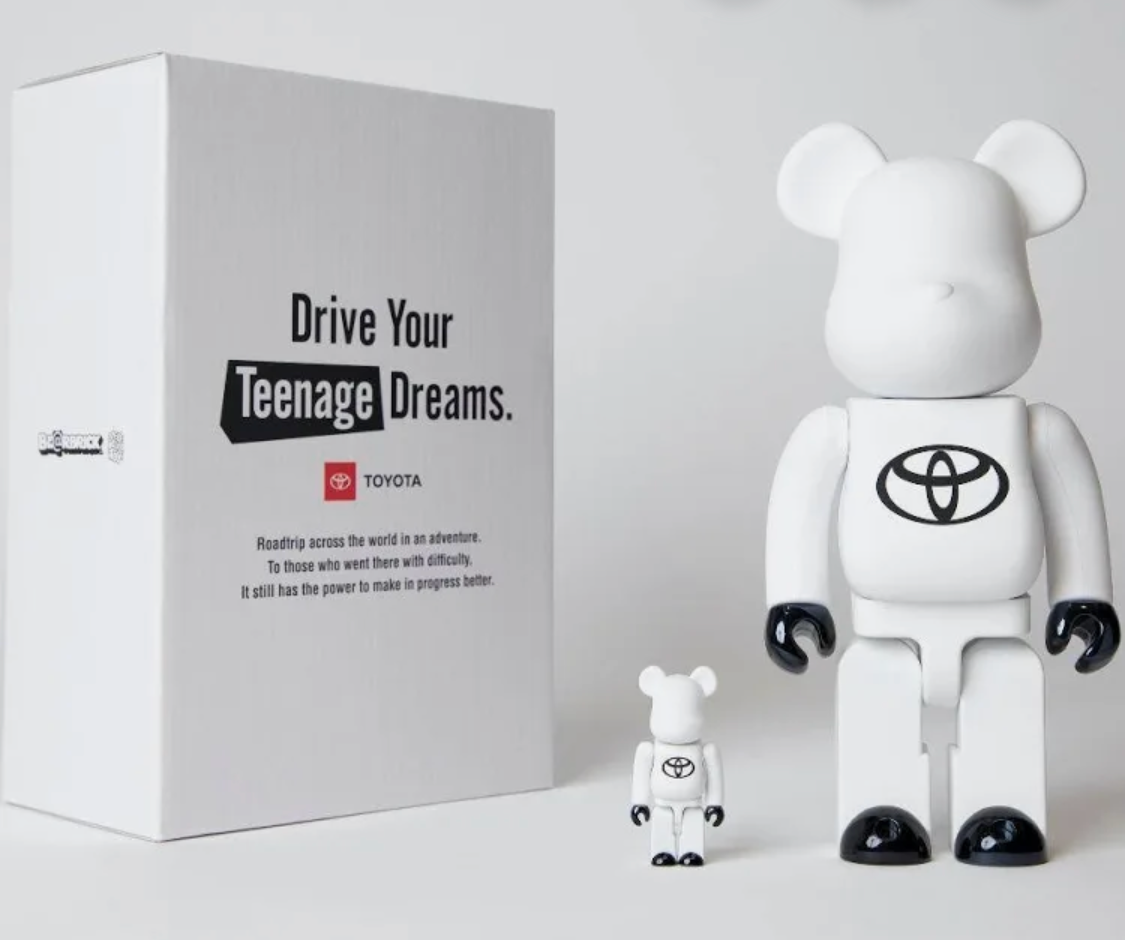 BEARBRICK X TOYOTA WHITE/BLK