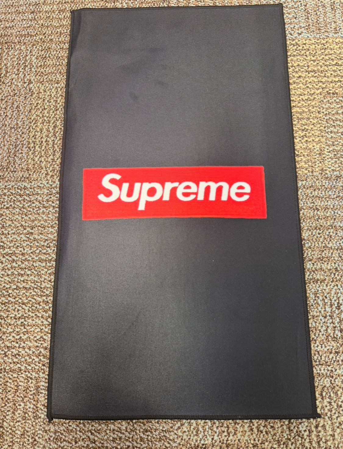 BLK RUG SUPREME BOX LOGO