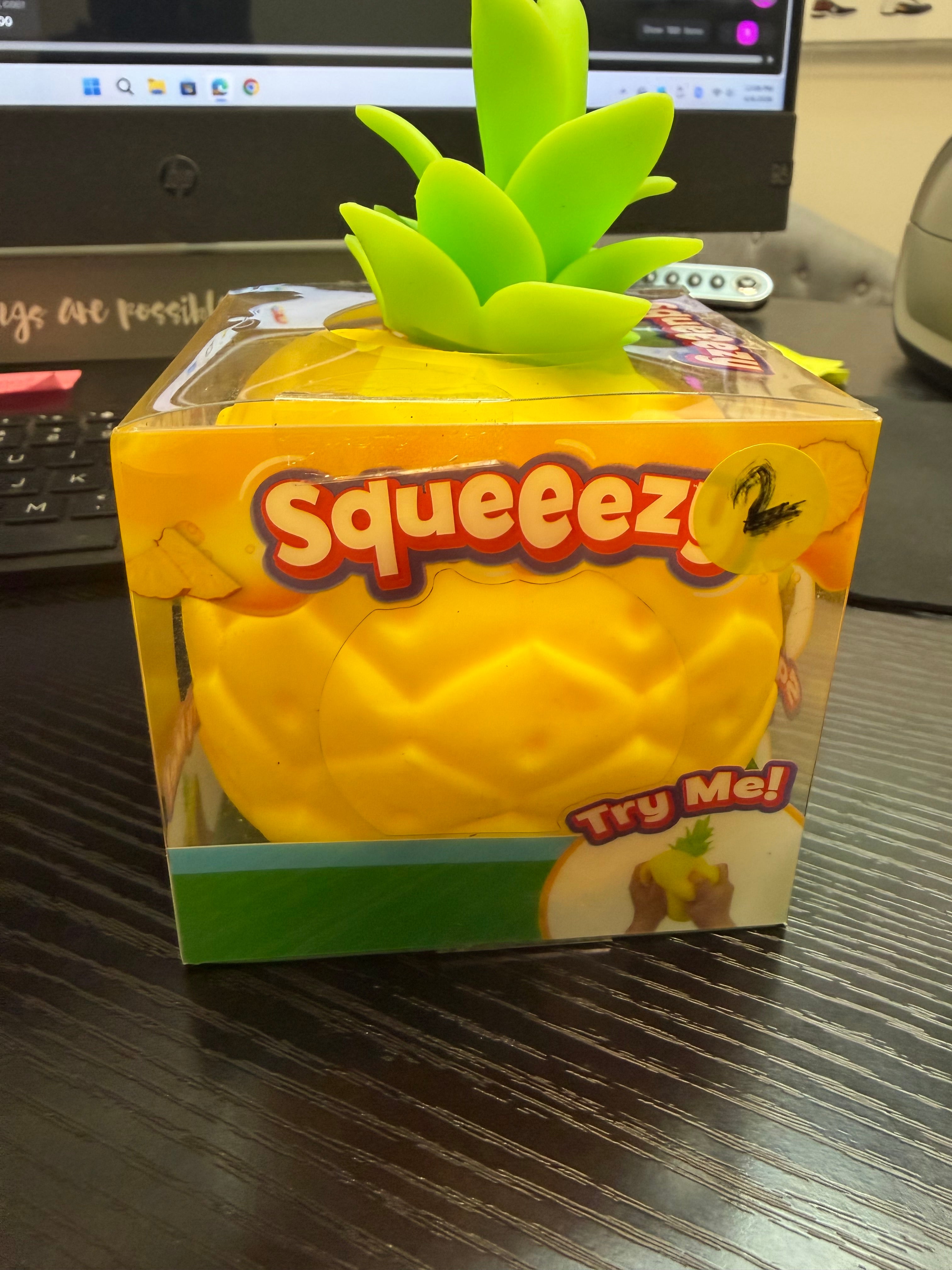 SQUEEEZY PINEAPPLE