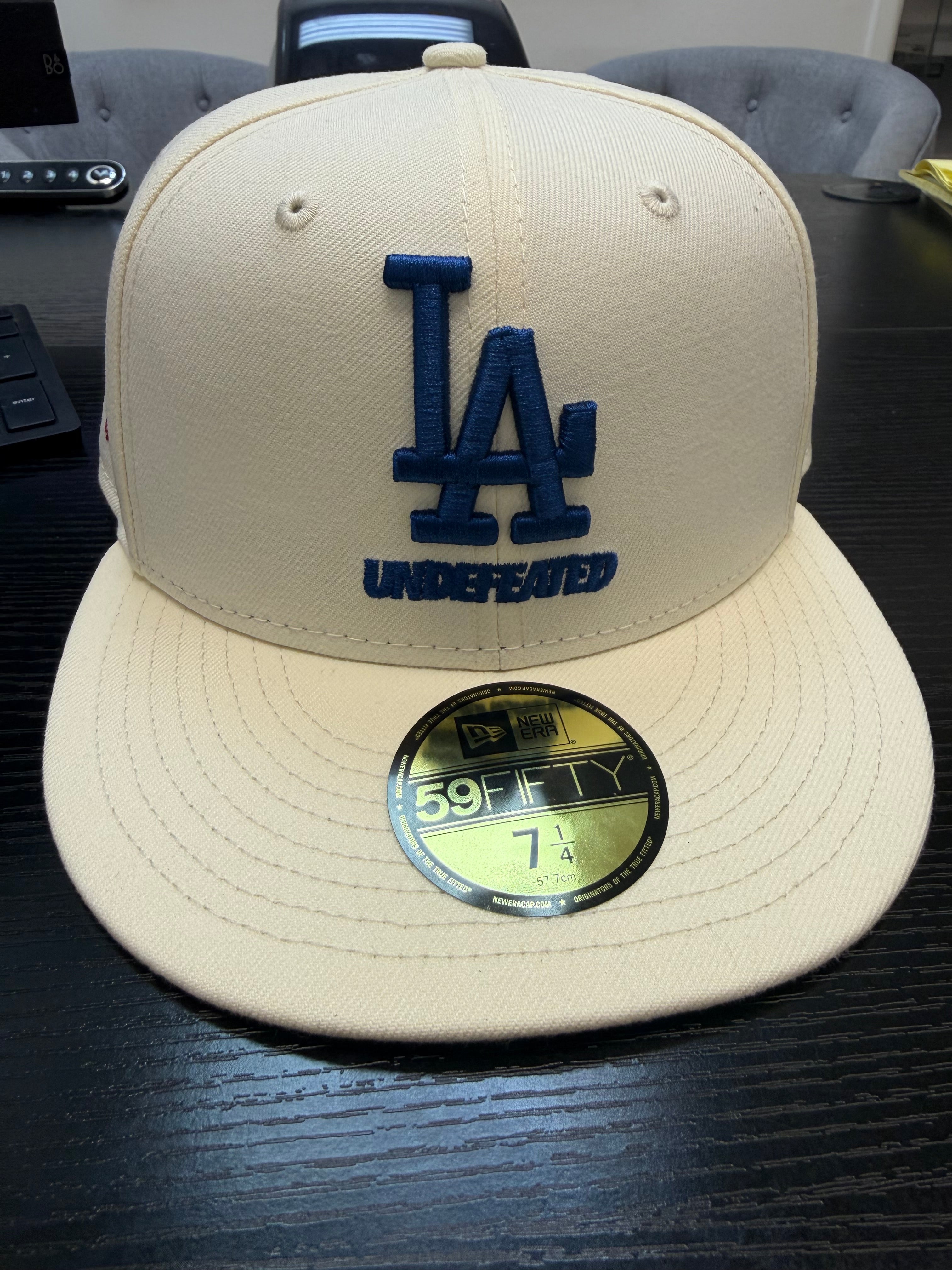 NEW ERA X UNDEFEATED LA 7 1/4