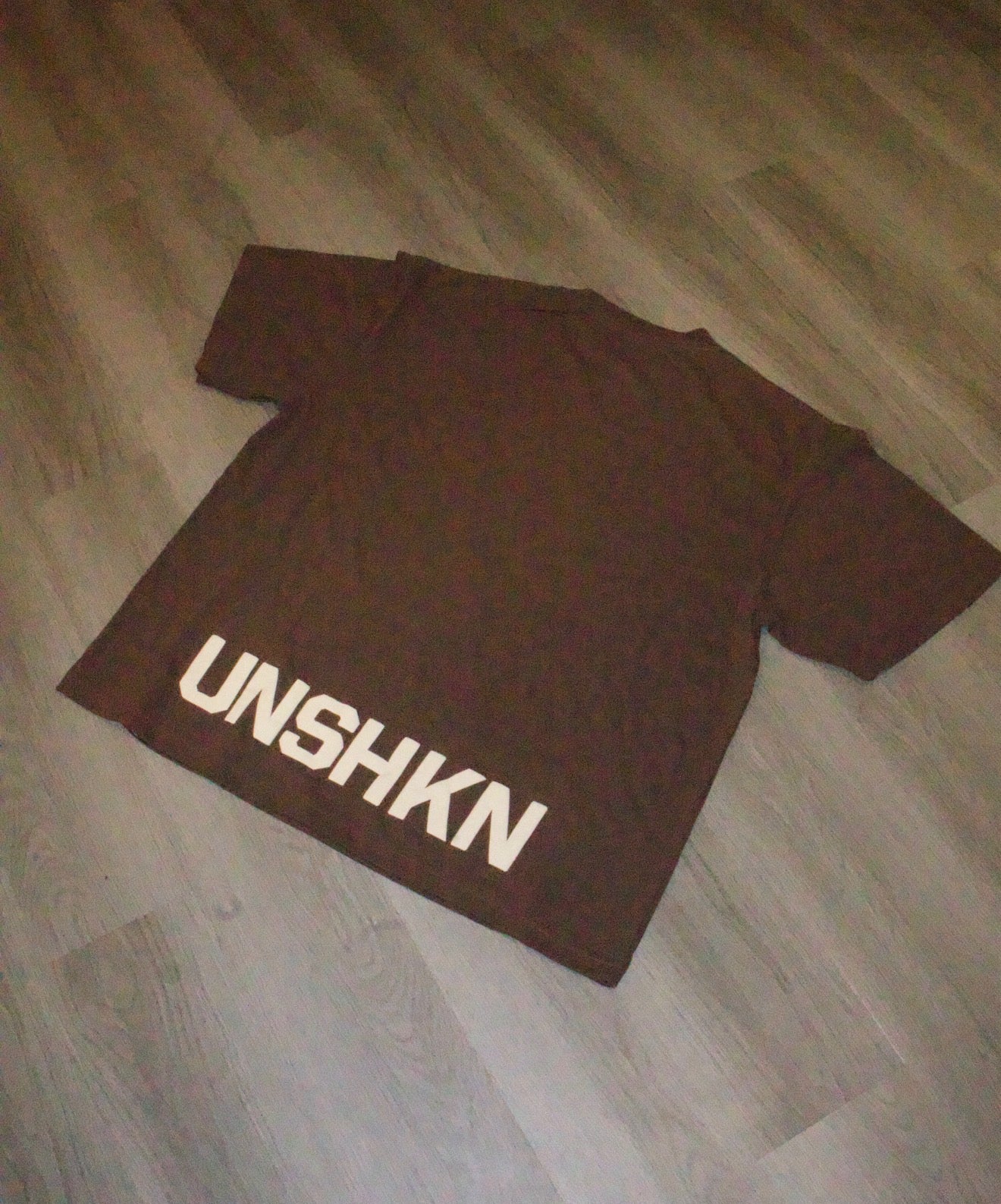 UNSHKN BROWN TEE