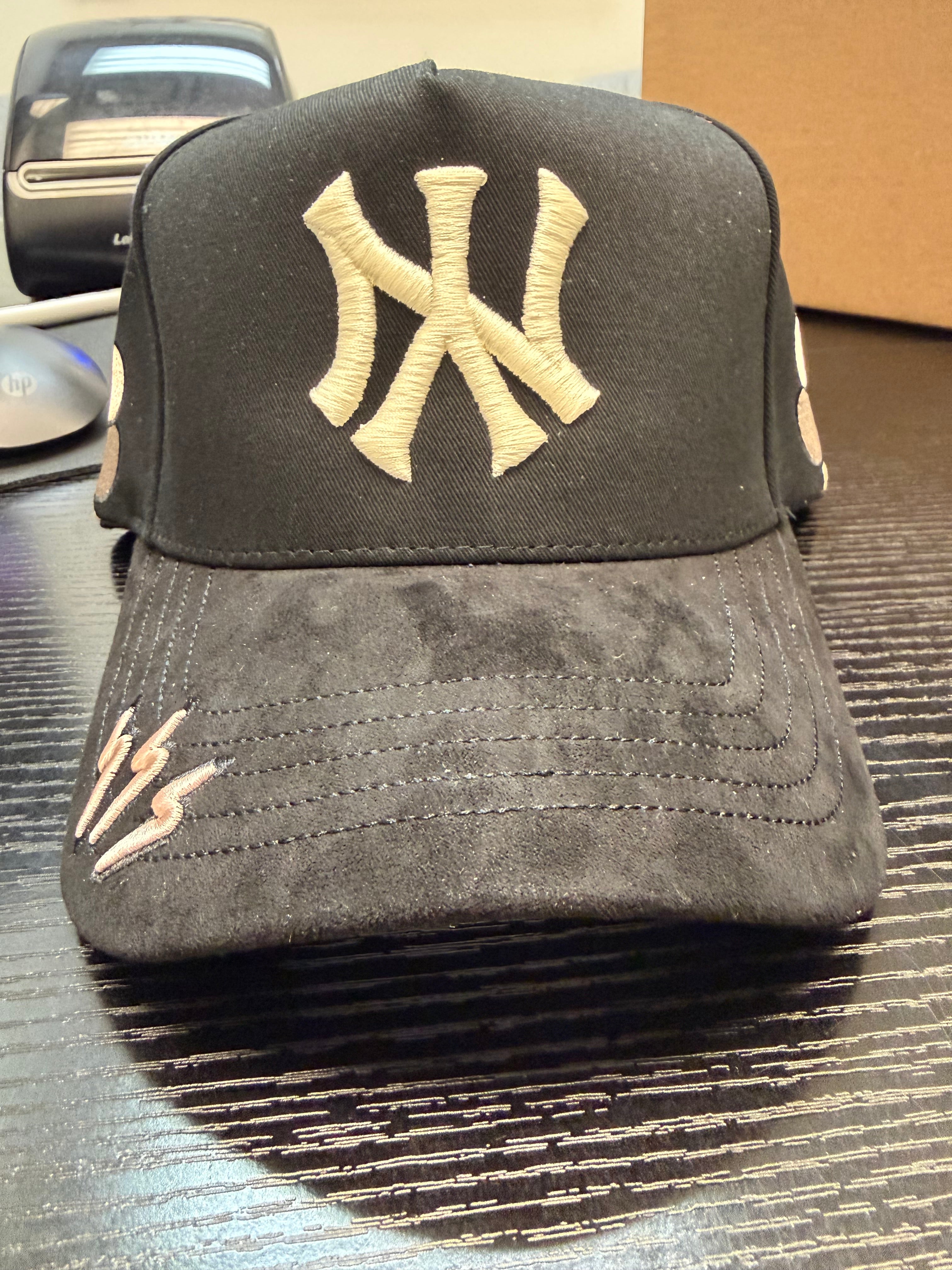 NY BLK SUEDE MURAKAMI HAT